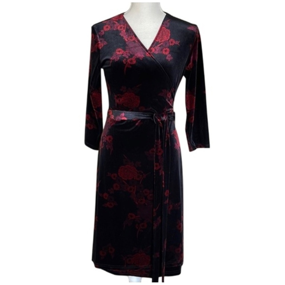 Apostrophe Wrap Dress Womens M Black Red Floral‎ Velvet Stretch Holiday Romantic